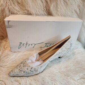 BNWT LIMITED EDT Betsey Johnson Scout Pearl Bridal Kitten Heel 7.5